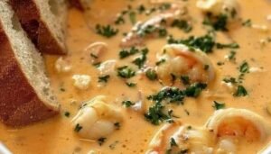 Creamy Crab and Shrimp Seafood Bisque: A Luxurious Bowl of Comfort