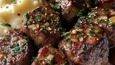 Garlic Butter Steak Bites and Mash