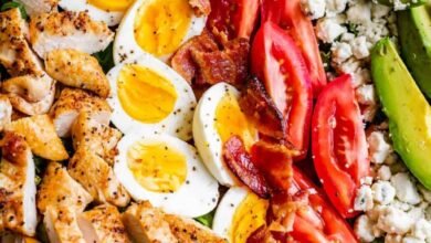 Best Cobb Salad Recipe with Chicken and Bacon